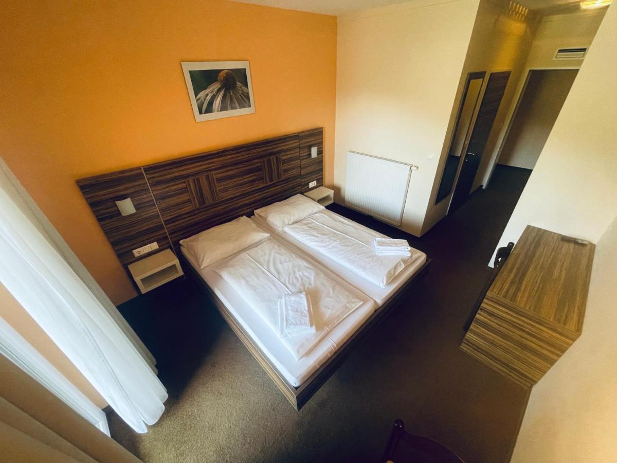 Hotel Koralpe Elsenbrunn ภายนอก รูปภาพ